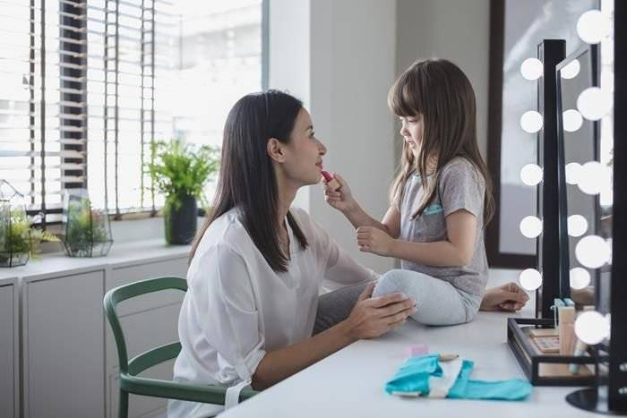 Plan Toys, Zestaw do robienia makijażu