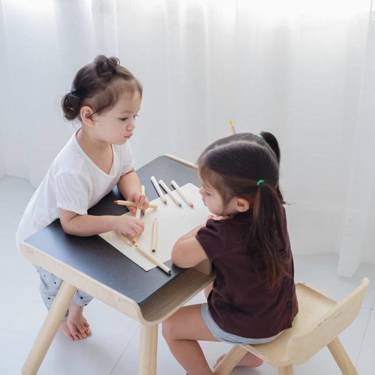 Meble dla dzieci, stolik i krzesełko , Plan Toys 8703